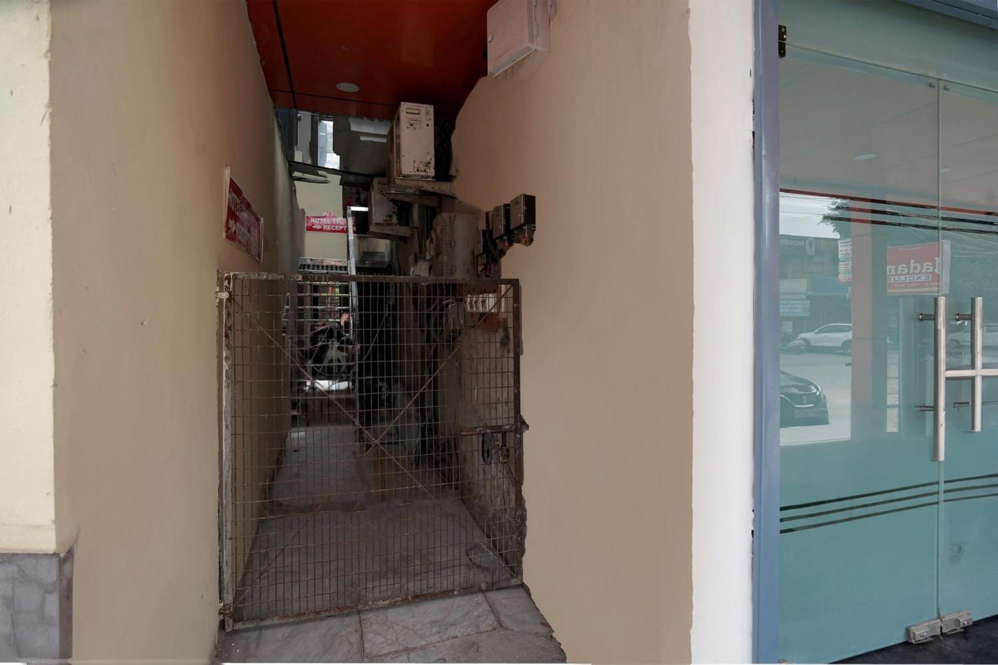 Hotel O 81617 The Pacific Hotel Ghaziabad Luaran gambar
